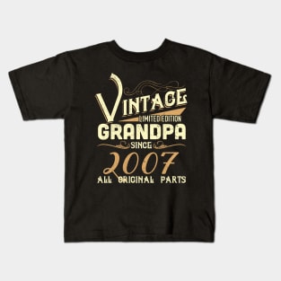 Vintage Grandpa Since 2007 Funny Man Myth Legend Daddy Kids T-Shirt